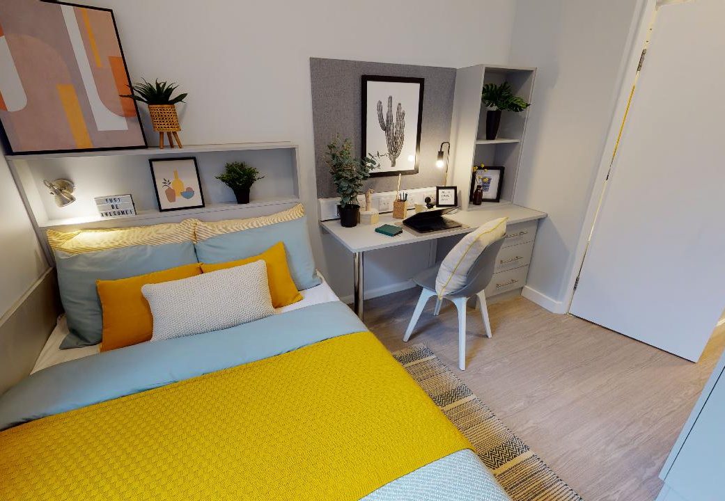 Silver En Suite