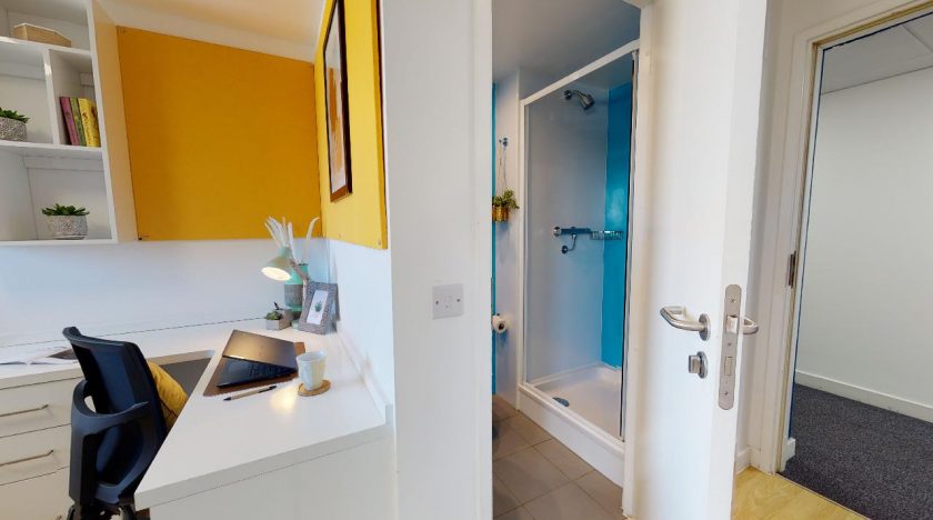 Premium En Suite Plus Bathroom