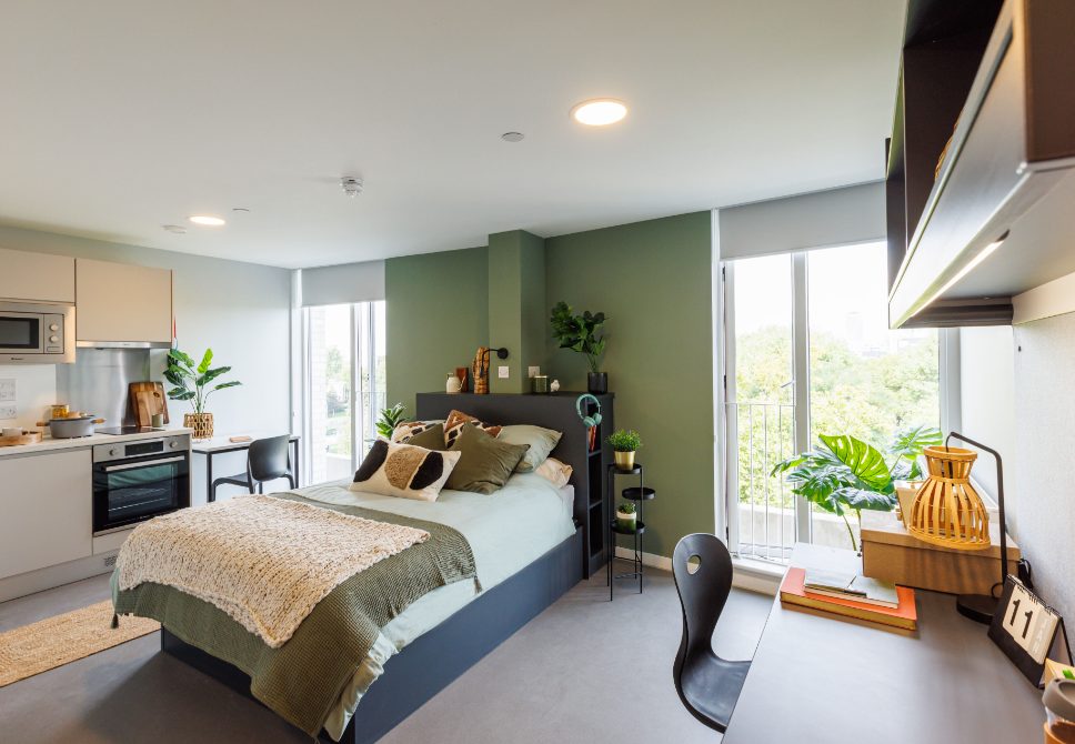 Fully-equipped studio room