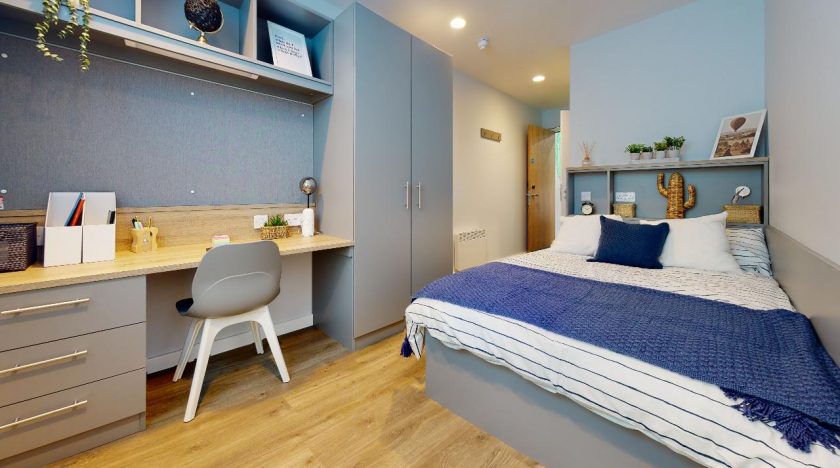 Bronze En Suite